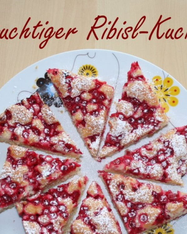 Frischer Ribisl-Blechkuchen