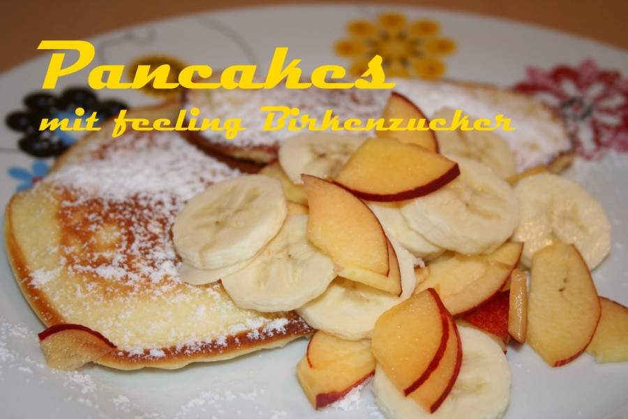 Pancakes frischen Früchten