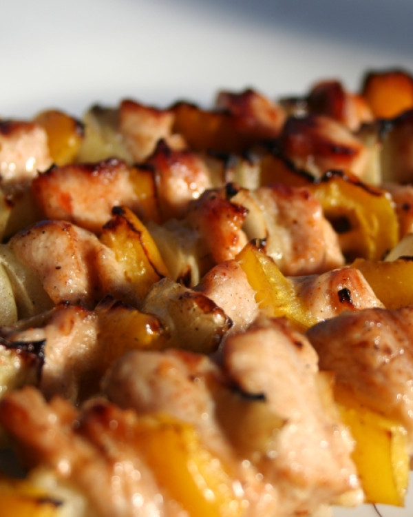 Puten-Paprika-Spießchen mit Zitrone