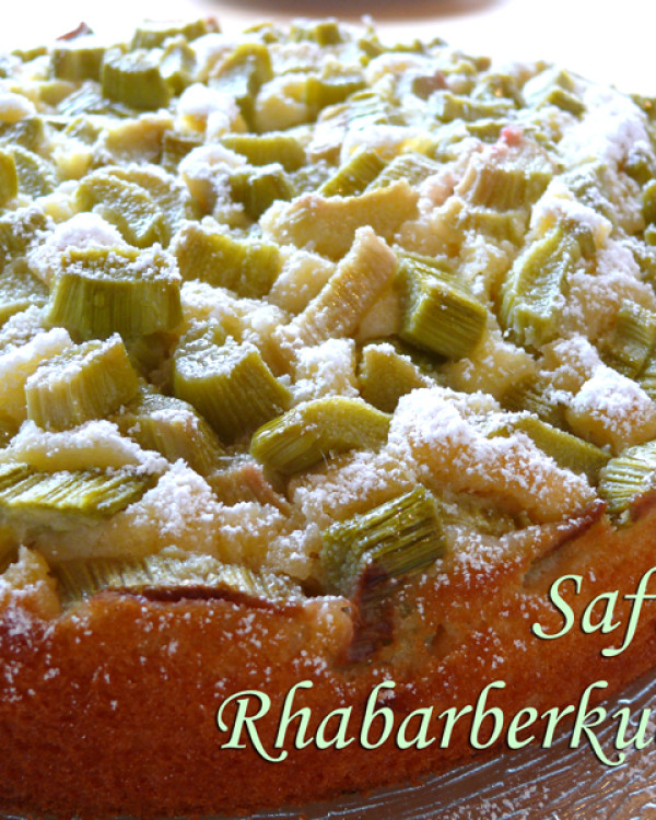 Saftiger Rhabarberkuchen