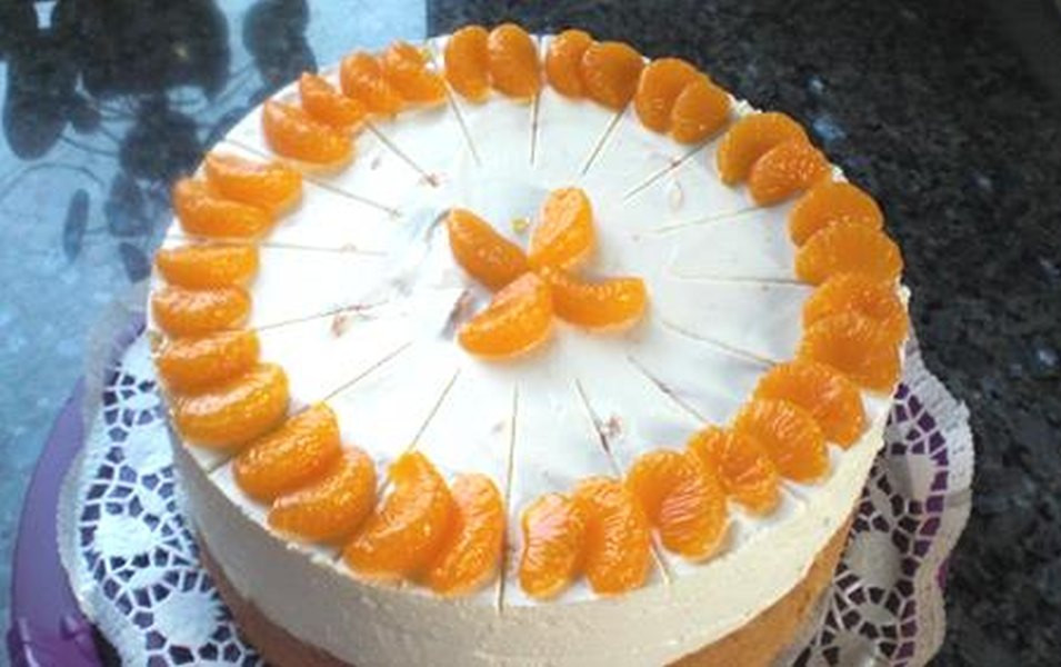 Topfen-Joghurt-Torte mit äth. Mandarinenöl